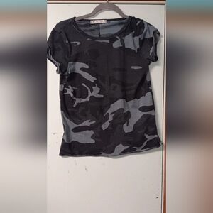 We The Free, Grey Camo Tee, Small, NWOT, P2P 15